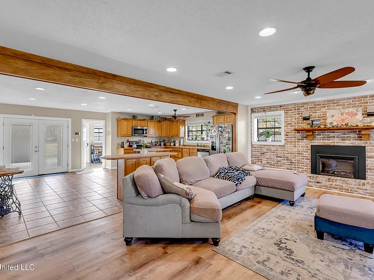 11340 County Farm Rd — Photo 6