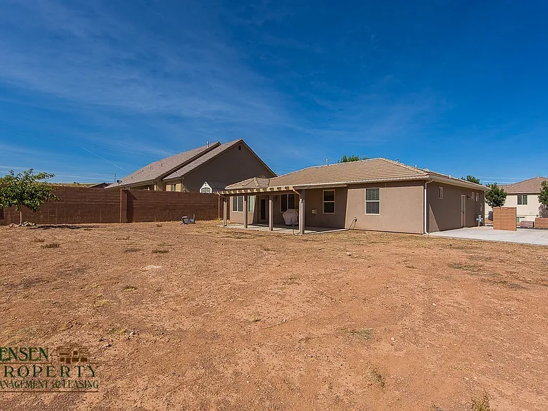389 N 1270 W — Photo 20
