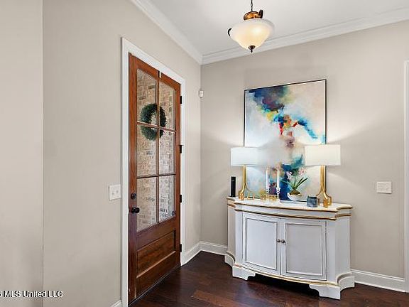 5th image of 185 Buckhead Dr