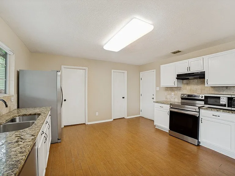 5426 Wincheap Dr — Photo 8