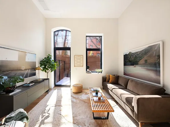 10 Quincy St APT 1E, Brooklyn, NY 11238