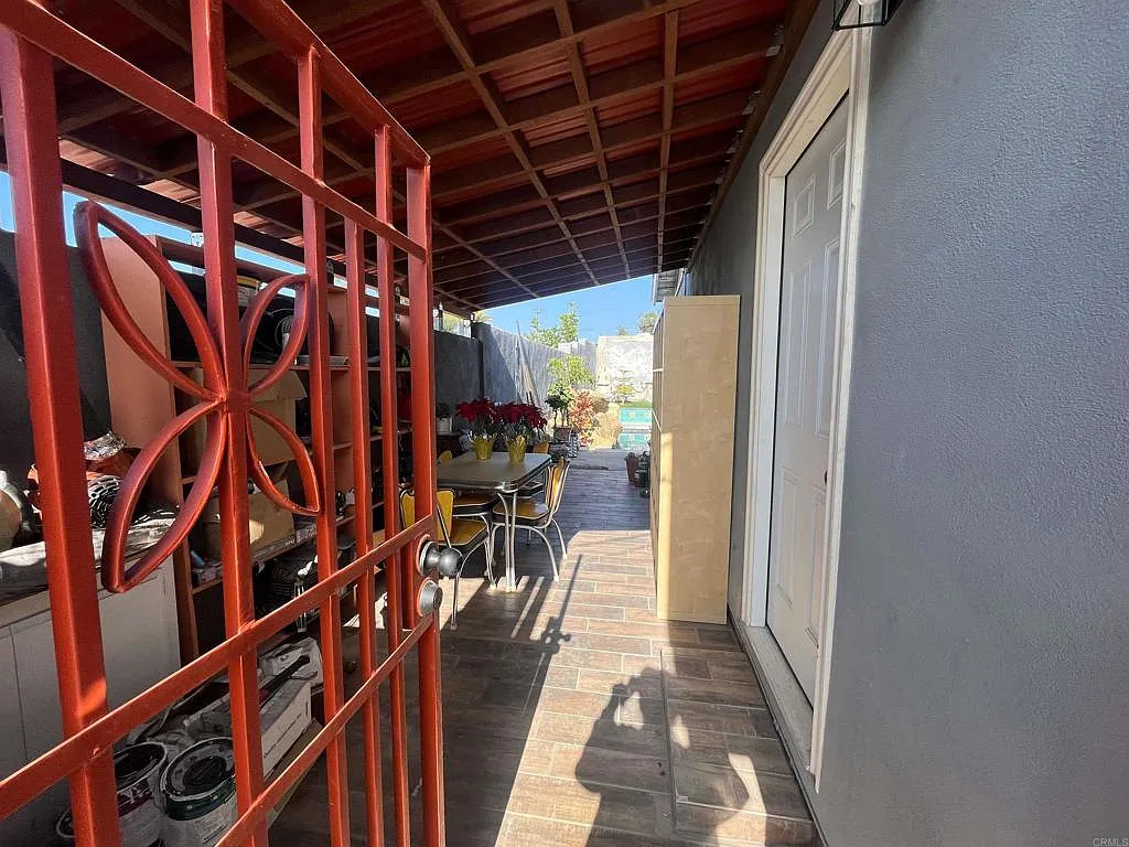 Studio, 1.0 bath, 400 sqft, $1,500 — Photo 4