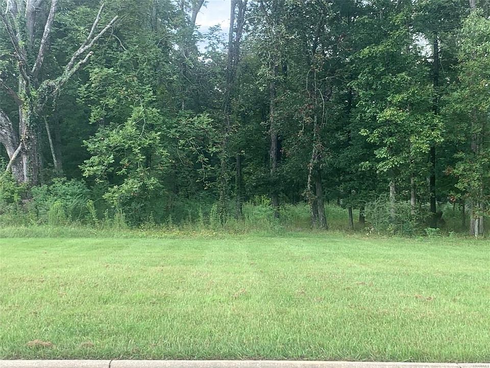 2nd image of 9443 Manor Way