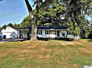 2358 Len Cir NW, Hartselle, AL 35640