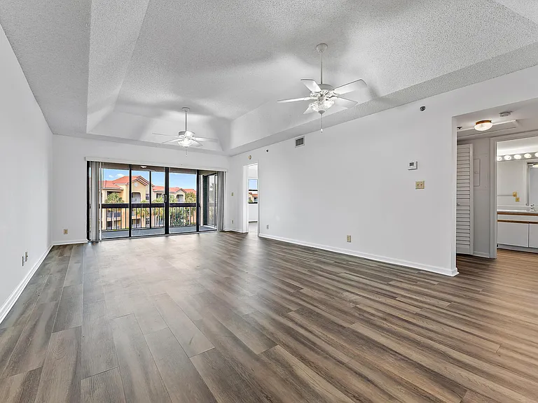 700 Uno Lago Dr #404 — Photo 10