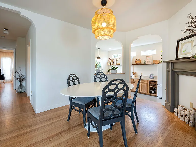 366 Patten St — Photo 7
