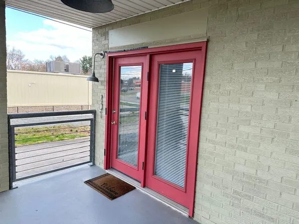 1045 E 10th St APT 201, Cookeville, TN 38501
