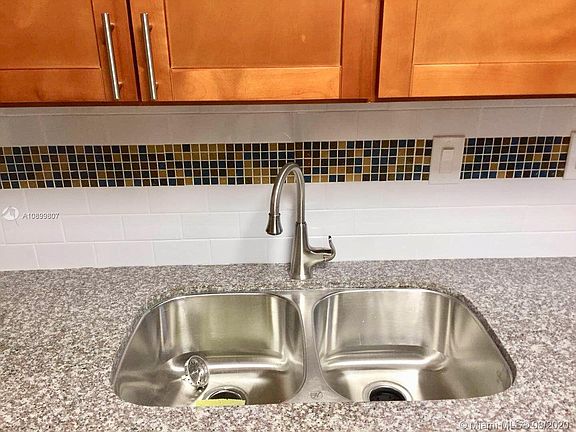 4th image of 2837 SW 38th Ct #2837