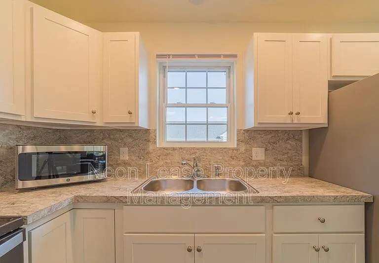 674 N Bedford St — Photo 8