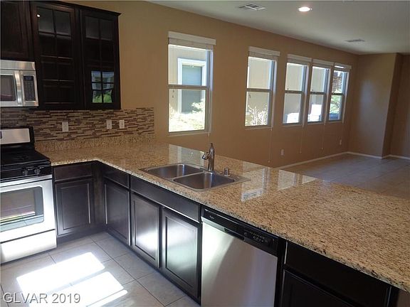 3rd image of 10675 Country Knoll Way
