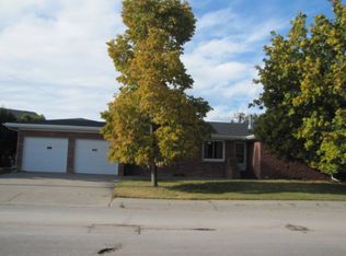 26 S Seneca Ave, Newcastle, WY 82701
