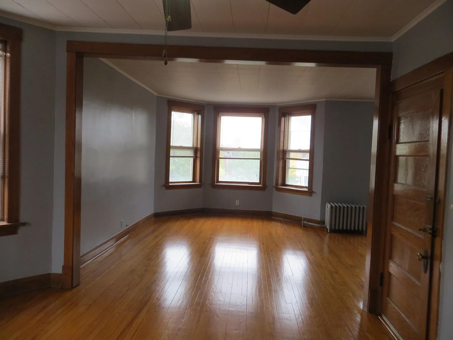 2 bed, 1350 sqft, $2,400 — Photo 3