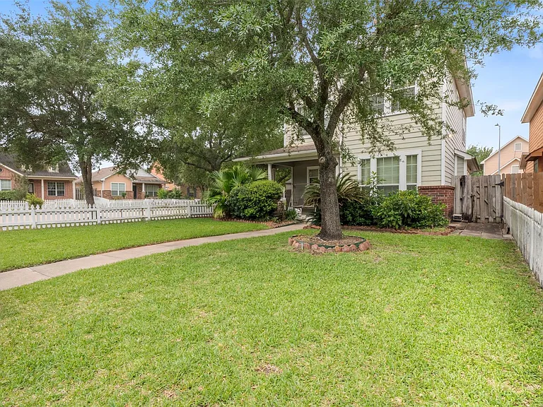 7138 Sun Village Dr — Photo 27