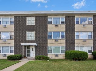 7531 S Roberts Rd APT 2-C, Bridgeview, IL 60455