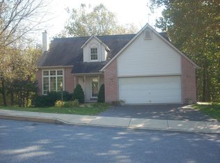 111 W View Dr, Akron, PA 17501