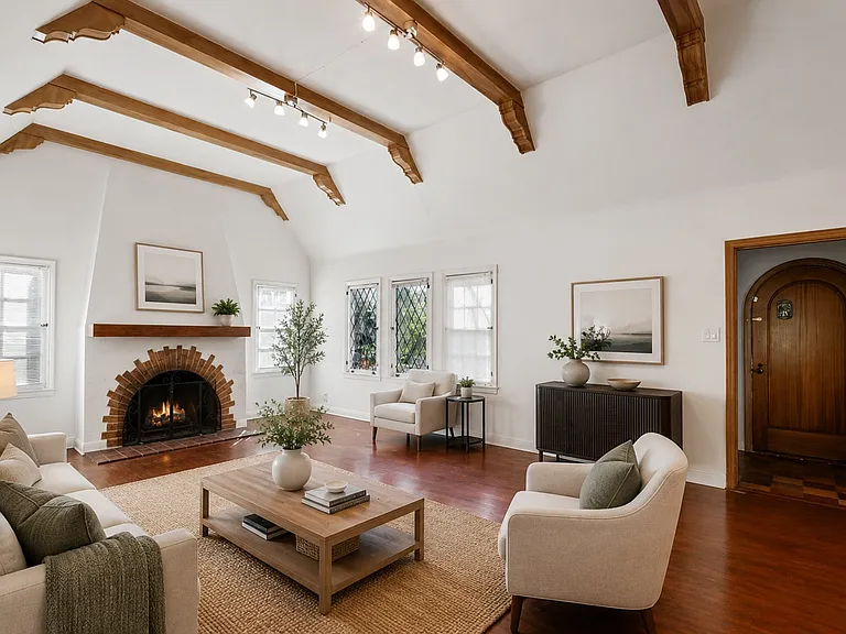10530 Kinnard Ave — Photo 2