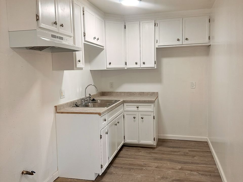 2nd image of 1208 E Wanamaker Dr #9