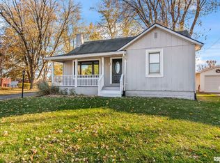 1206 W Rutledge St, Pawnee, IL 62558
