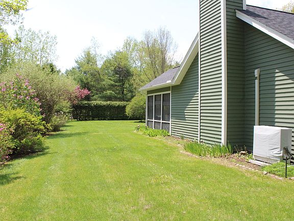 2nd image of 13 Pine Ridge Dr