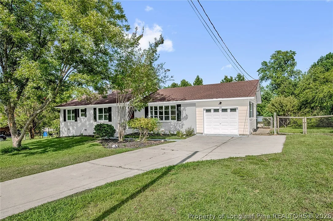 4 bed, 2.0 bath, 1550 sqft, $1,900 — Photo 2