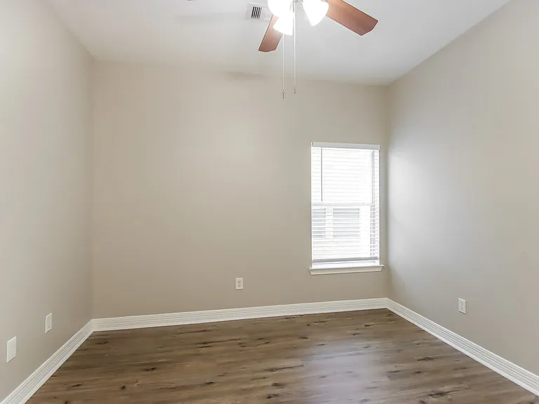 21620 Hackamore Ct — Photo 13