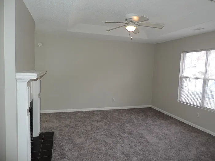 3881 Crest Dr — Photo 35