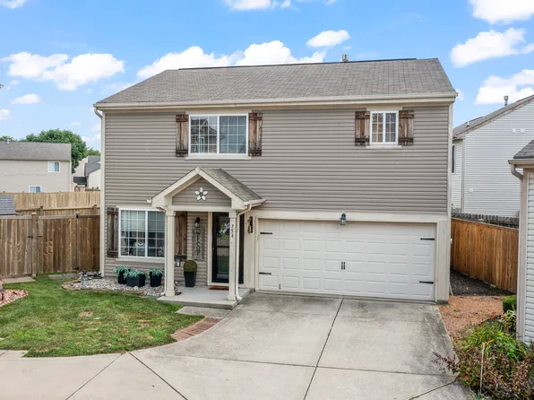 754 Pine Lake Dr, Greenwood, IN 46143