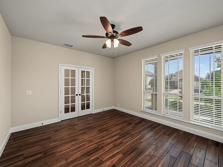 504 Ridgewater Trl — Photo 7
