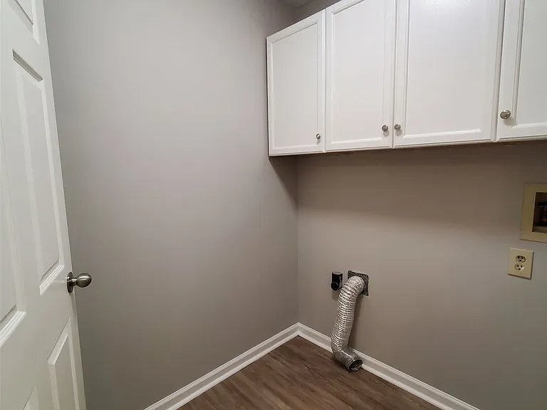 5951 Carmel Dr — Photo 7