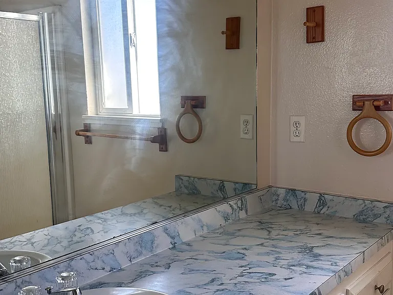 660 Hillsdale Dr — Photo 12