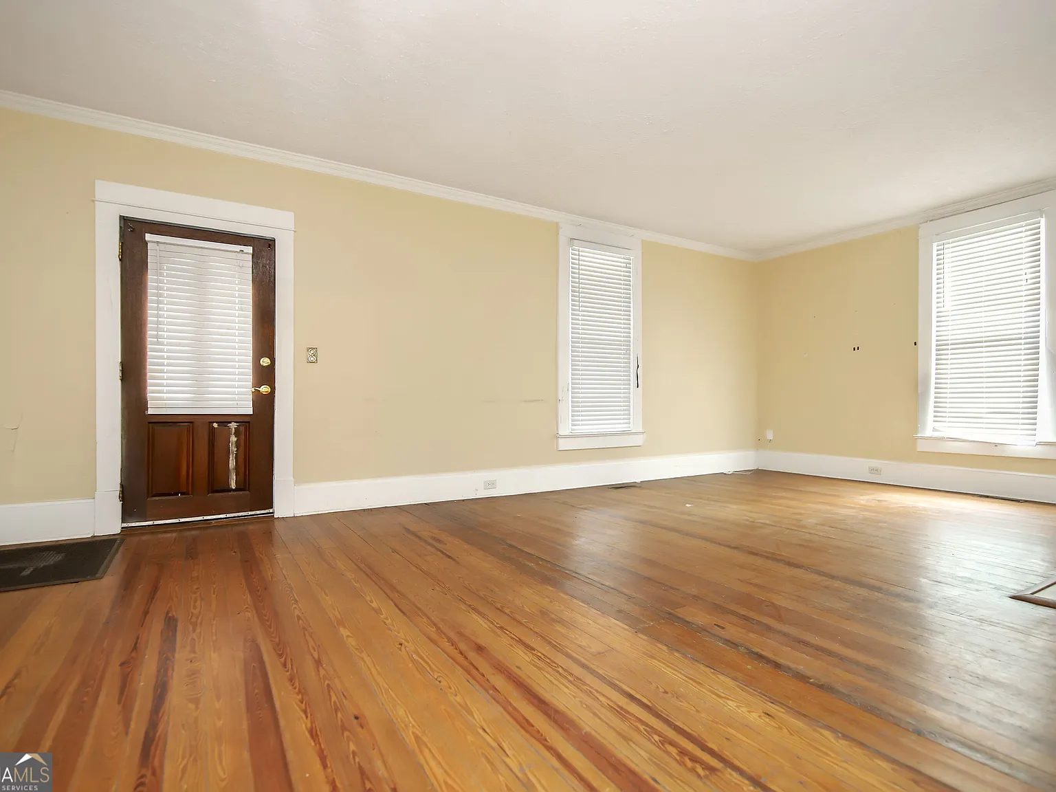 5 bed, 2.0 bath, 2772 sqft, $1,600 — Photo 4