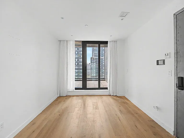 42-62 Hunter St #10A — Photo 2