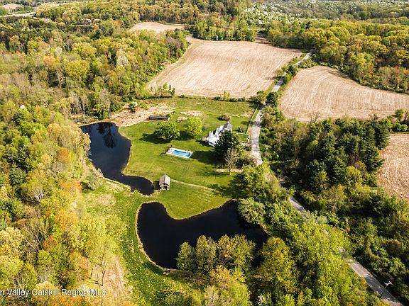 3rd image of 433 Rapp Road