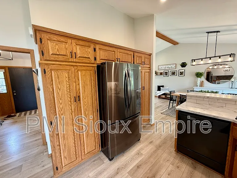 5900 W 28th St — Photo 9