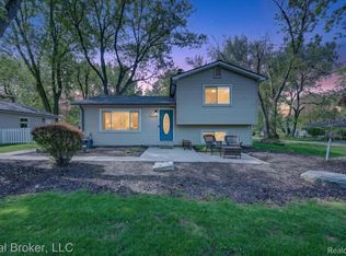 6551 Duffield St, West Bloomfield, MI 48324