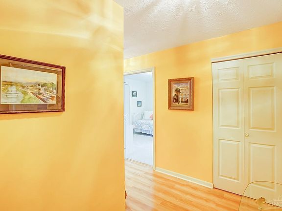 5th image of 5370 Meadow Walk Lane