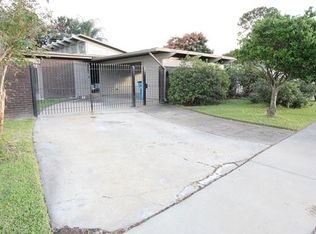 2521 Charles Dr, Chalmette, LA 70043