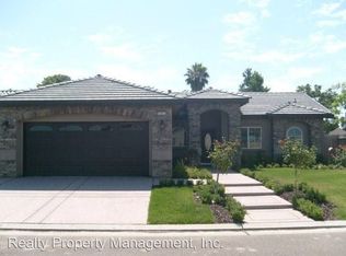 4652 W Joline Dr, Fresno, CA