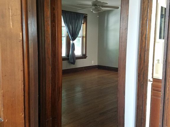 5th image of 2242 W Berteau Ave #2E