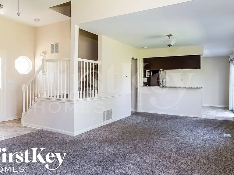 2406 Aspen Dr — Photo 4