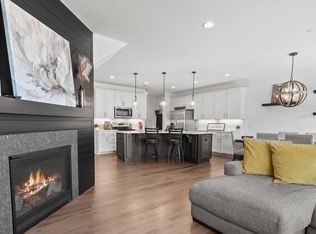 7174 Walnut Grove Way N, Maple Grove, MN 55311