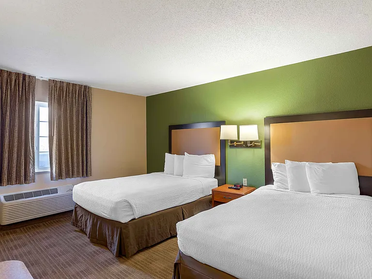Studio Suite - 2 Full Beds