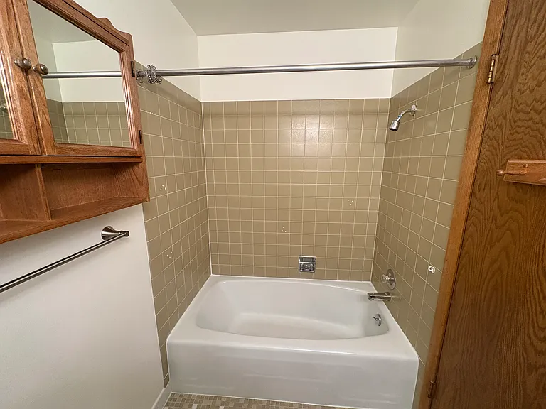 3102 Churchill Dr — Photo 9
