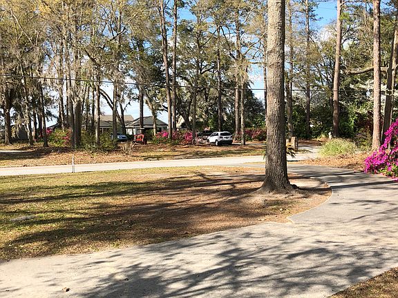 4th image of 298 Strathy Hall Dr