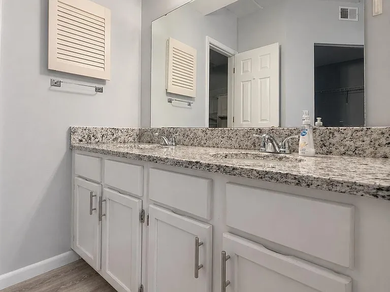 13 Navarra Ct — Photo 7