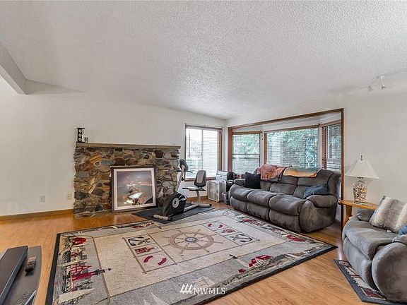 3rd image of 32020 44th Ave S