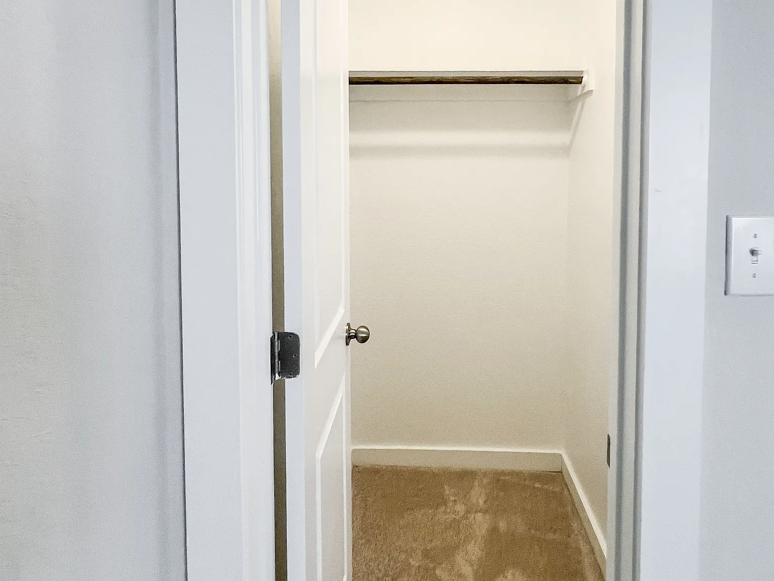 4 bed, 2.0 bath, 2000 sqft, $685 — Photo 4