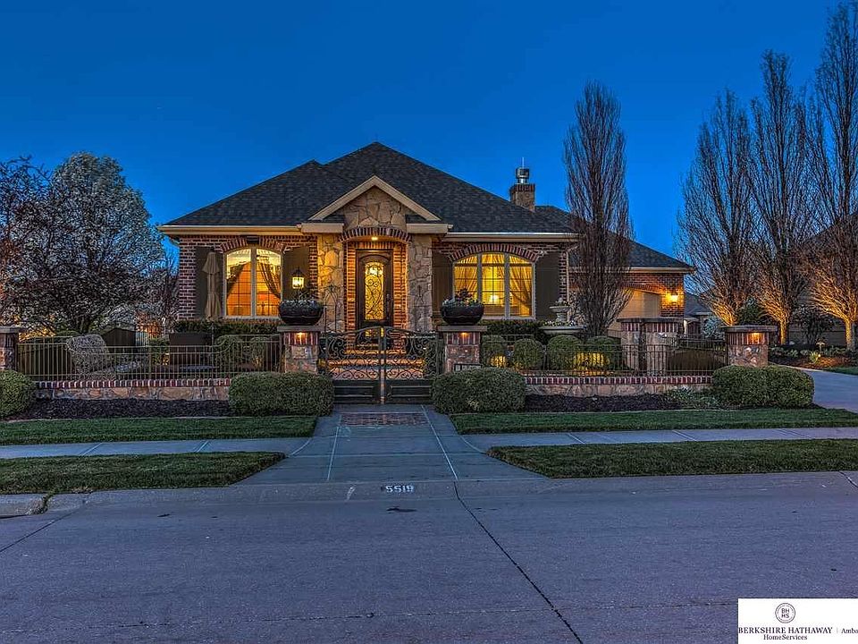 1st image of 5519 N 166th Ave