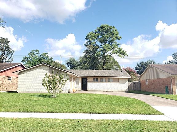 2nd image of 305 Arbor Dr
