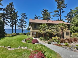 3146 Spahr Rd, Greenbank, WA 98253